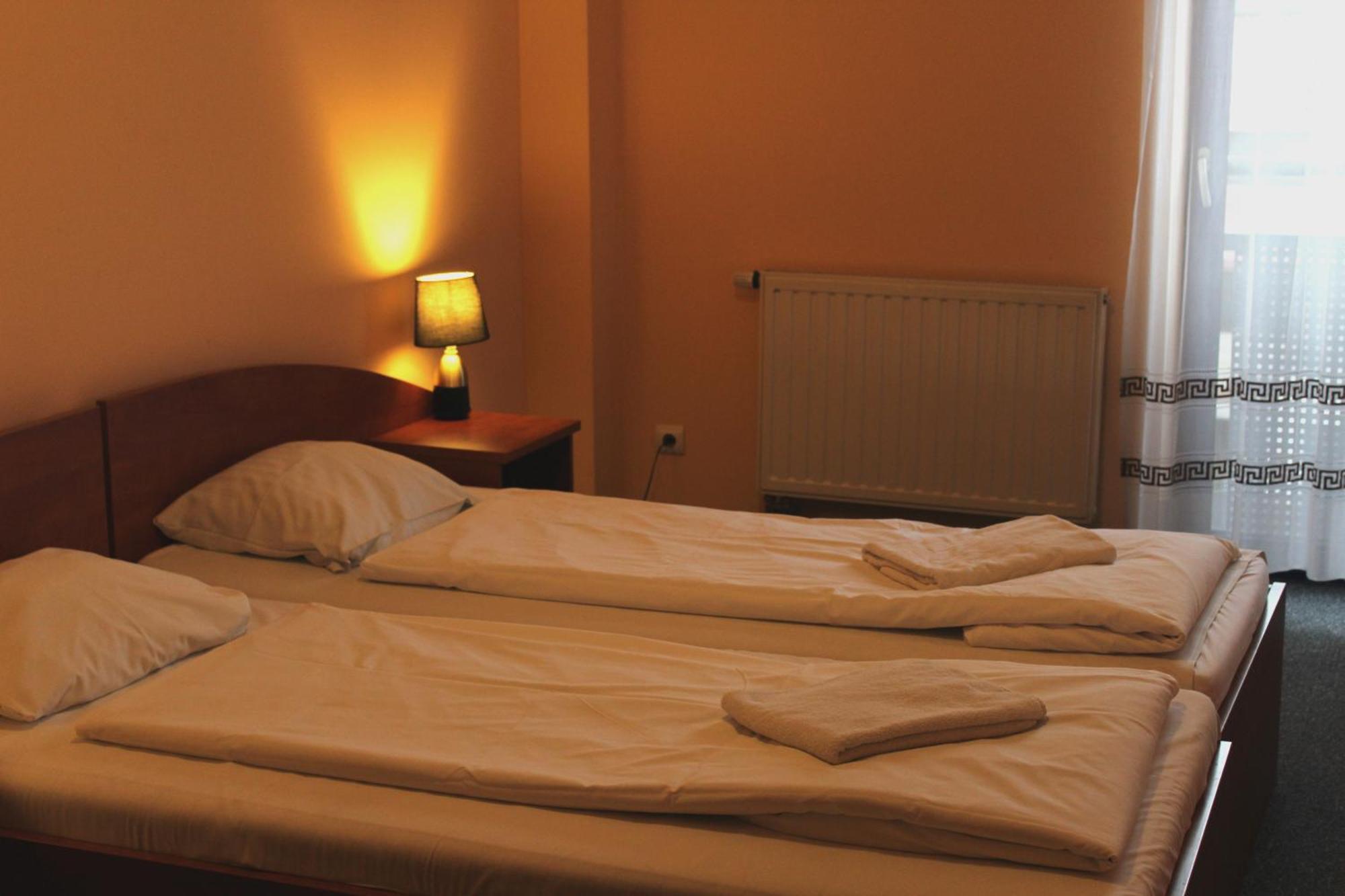 Hotel Kreator-Sport Krakow Bagian luar foto