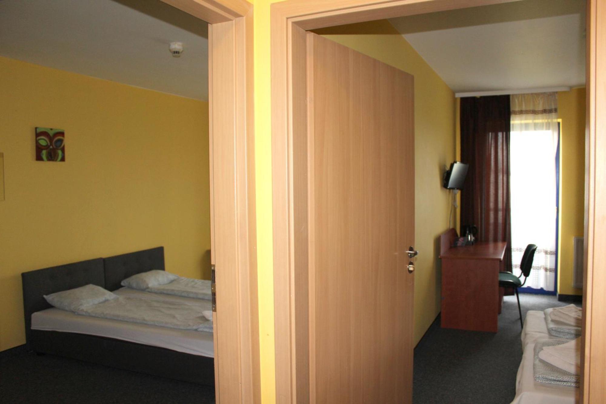 Hotel Kreator-Sport Krakow Bagian luar foto