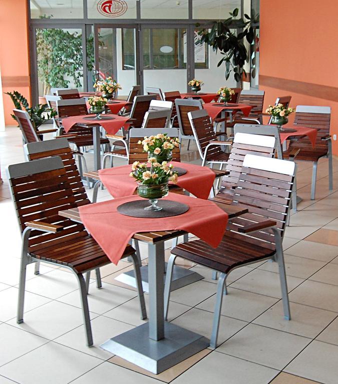Hotel Kreator-Sport Krakow Bagian luar foto